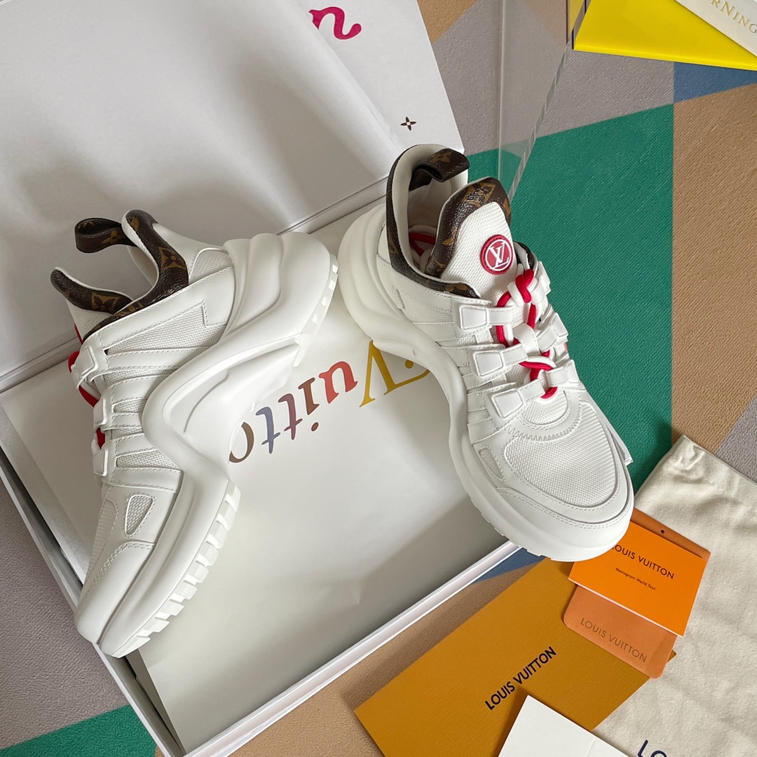 LOUIS VUITTON SNEAKERS