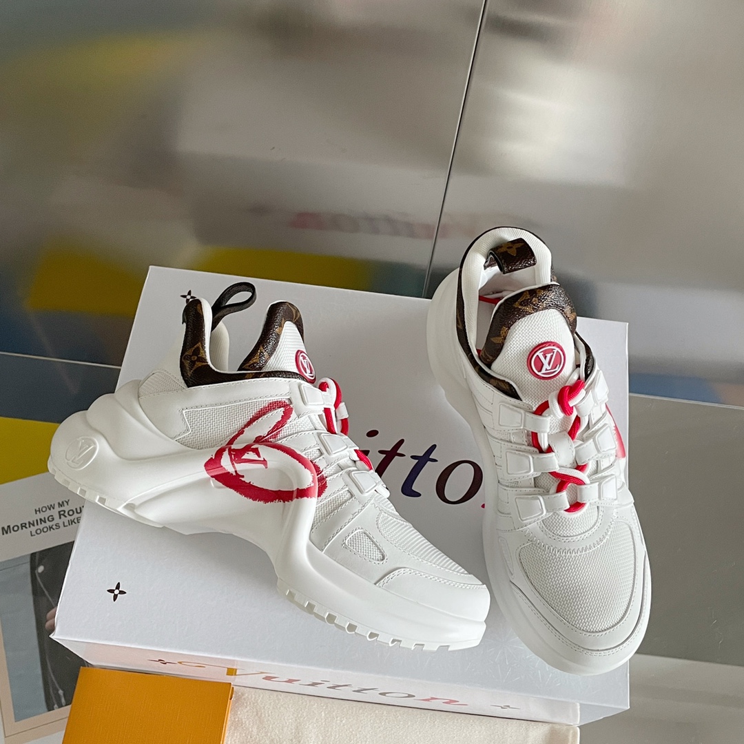 LOUIS VUITTON SNEAKERS