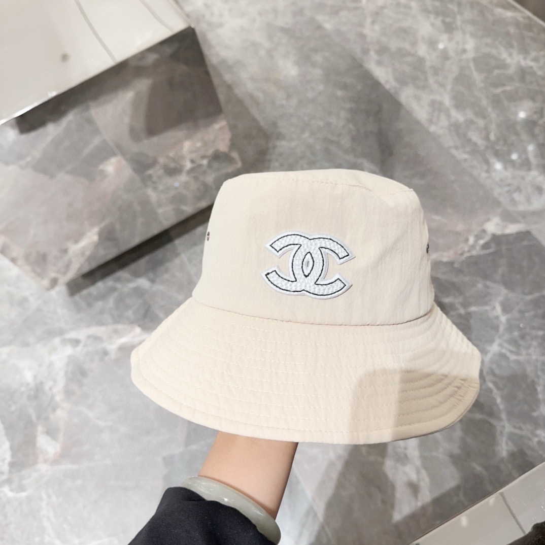 CHANEL bucket hat