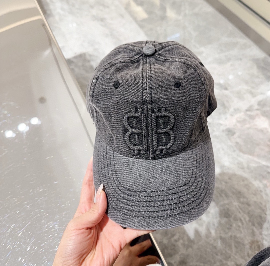 Balenciaga baseball cap