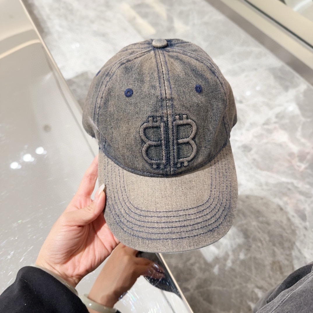Balenciaga baseball cap