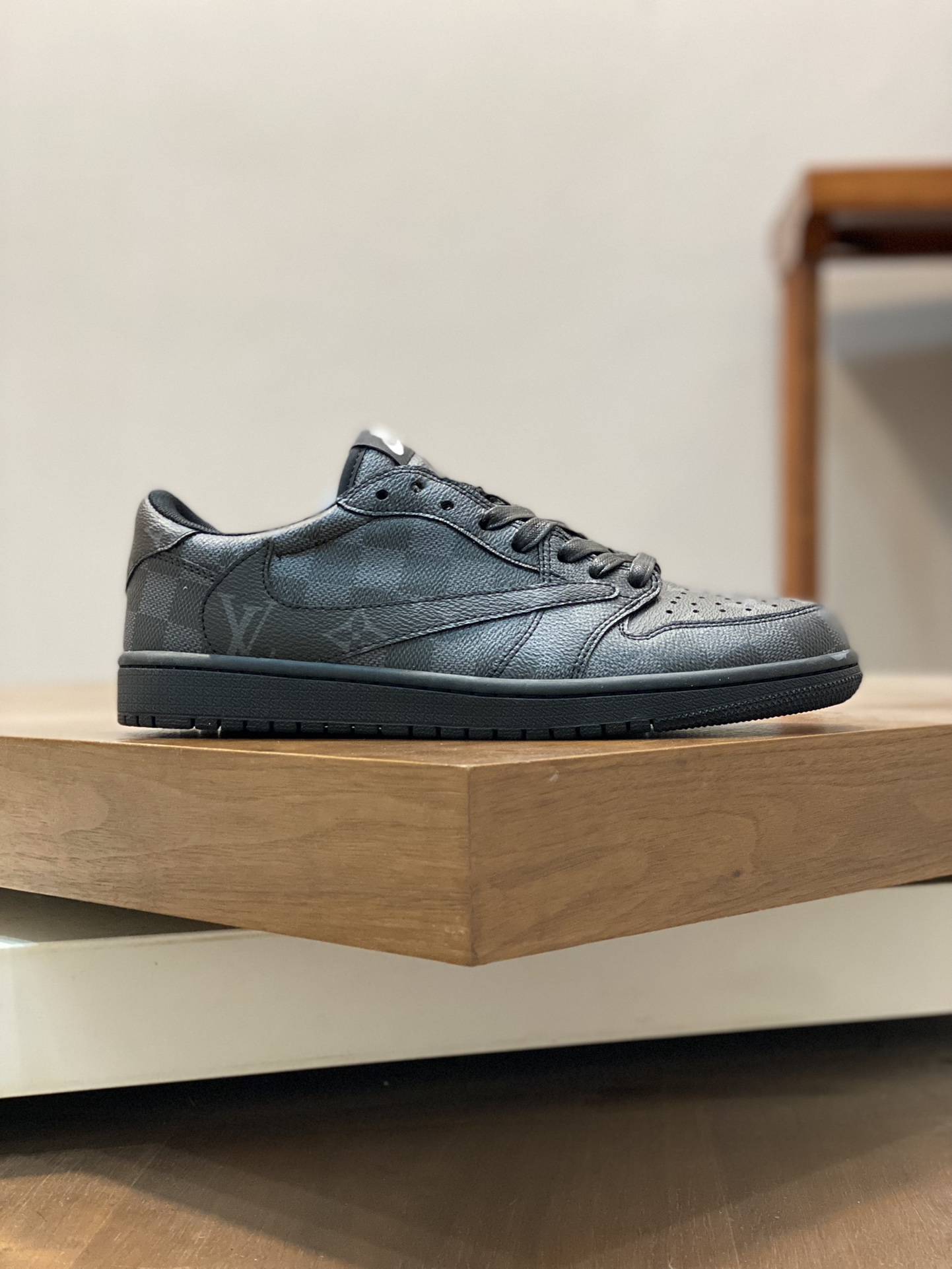 Lv x nike low-top 🆕 casual sneakers