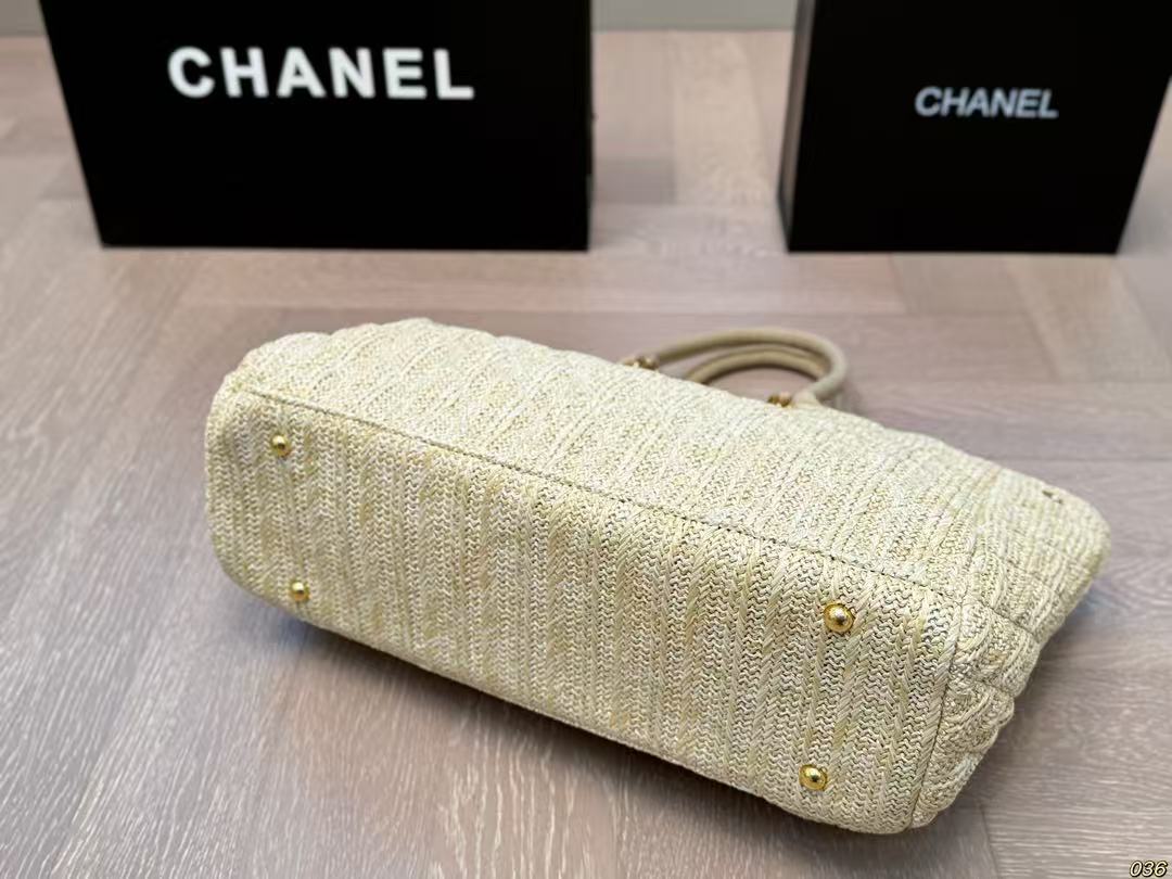 CHANEL Straw beach tote bag